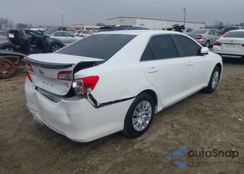 2014 Toyota Camry Le z USA, uszkodzony, nr VIN 4T1BF1FK4EU869377